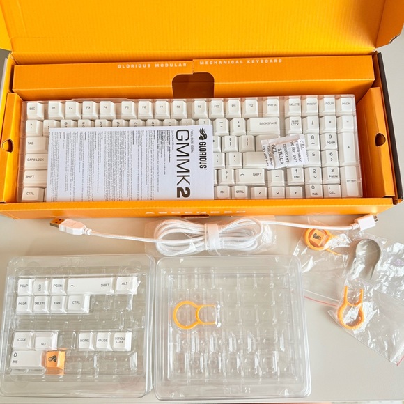 GMMK 2 Full Size 96% White - Picture 4 of 7